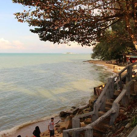 New Seaview Cozy Modern Beach House Tanjung Bungah (Penang) Exterior foto