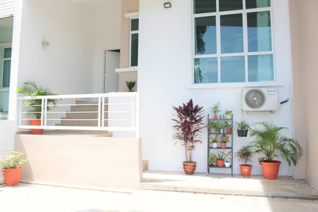 New Seaview Cozy Modern Beach House Tanjung Bungah (Penang) Exterior foto