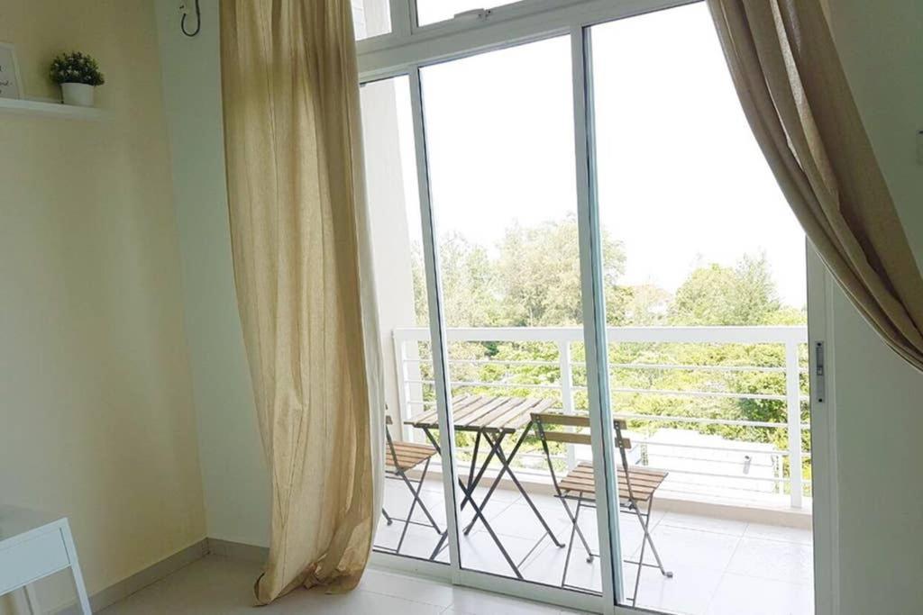 New Seaview Cozy Modern Beach House Tanjung Bungah (Penang) Exterior foto