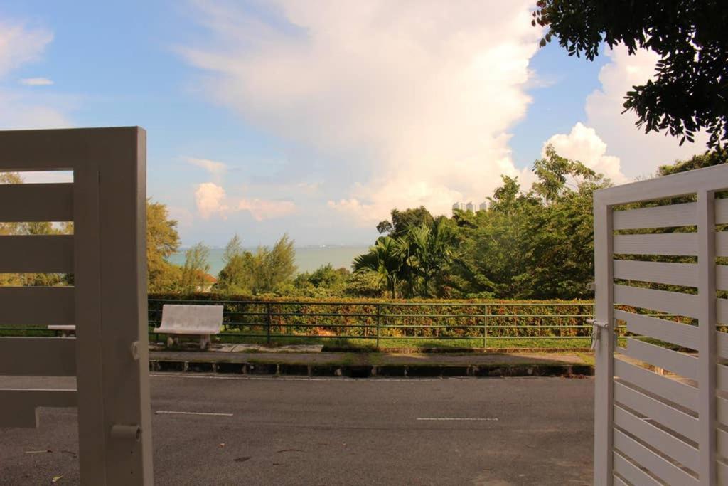 New Seaview Cozy Modern Beach House Tanjung Bungah (Penang) Exterior foto