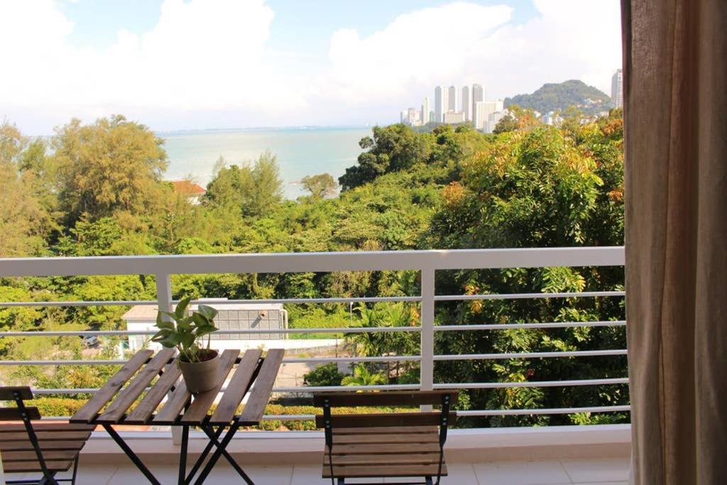 New Seaview Cozy Modern Beach House Tanjung Bungah (Penang) Exterior foto